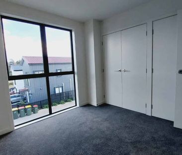 Spacious 3-Bedroom Home in Totara Park - Photo 2