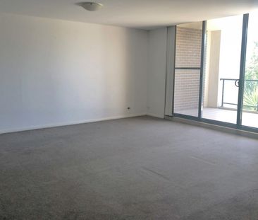 Large Unit in Prime Location - Photo 4