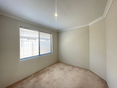 Large 4x2 Family Home - Photo 4