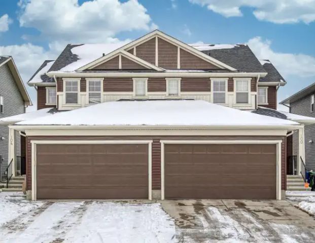 Bright 1 bedroom Plus Den and 1 Bathroom Legal Basement | 104 Evansglen Close Northwest, Calgary - Photo 1