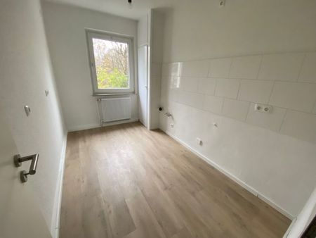 ruhige Sackgasse, schönes Arbeitszimmer, zwei Balkone - Photo 4