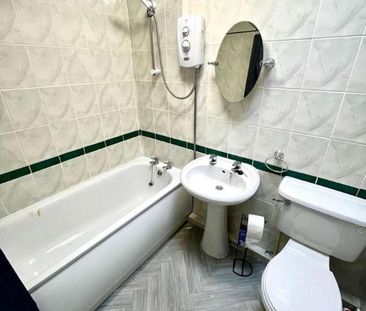 Merton Close, Oldbury, B68 - Photo 4