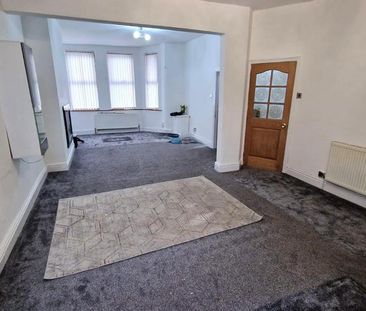 5 bedroom end of terrace house to rent - Photo 3