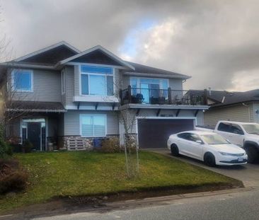 2br - 950ft2 - Walk-out, Suite in Executive Home - Photo 3