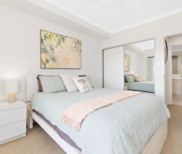 Stylish One Bedroom Apartment in a Prime Location - Photo 2