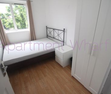 1 bedroom in a flat share to rent - Photo 1