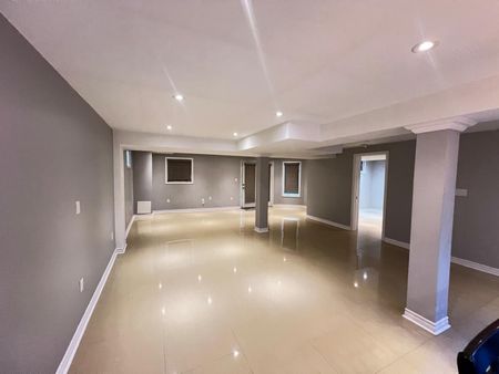 For Lease - 586 pembridge Court Unit# Basement, Newmarket, Ontario - Photo 4