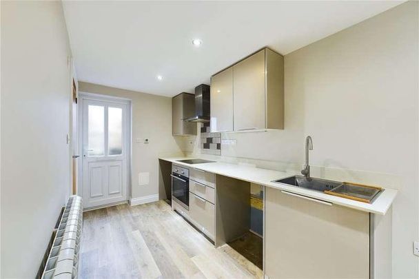 Crown Lane, Theale, Reading, RG7 - Photo 1