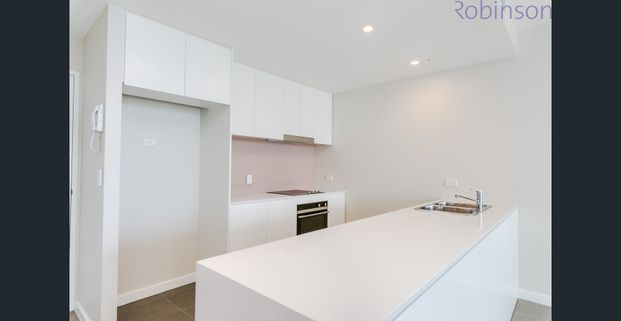 Ideal work from home apartment; larger than average, air-conditioned and Harbour views. - Photo 1