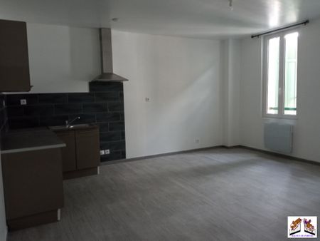 A Louer appartement T3 de 61.82m² à RIANS, - Photo 3