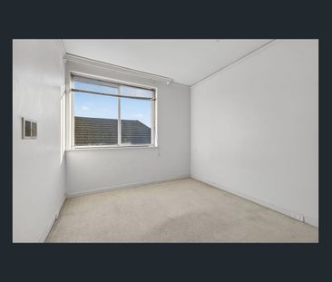 Secure living in Prime Location - Photo 2