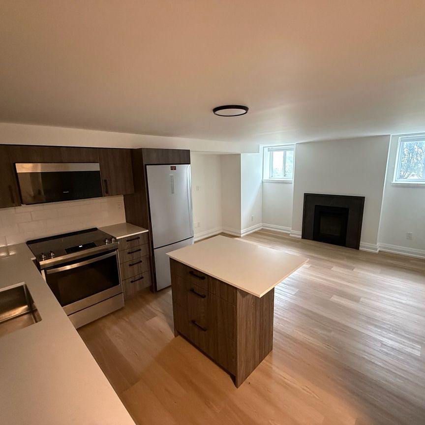 For Lease - 31 Oriole Parkway, Toronto, Ontario - Photo 1