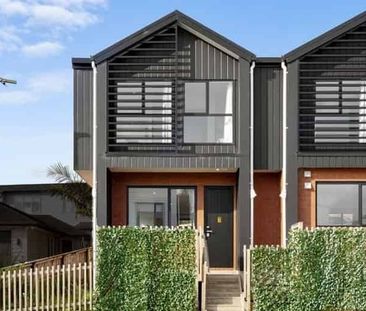 Modern Home - Photo 5