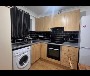 1 Bed Flat, Hare St, SE18 - Photo 4