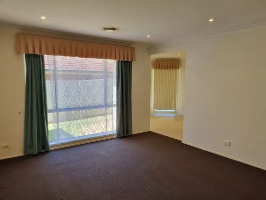 Comfortable Family Living in a Quiet Kellyville Ridge Setting - Photo 1