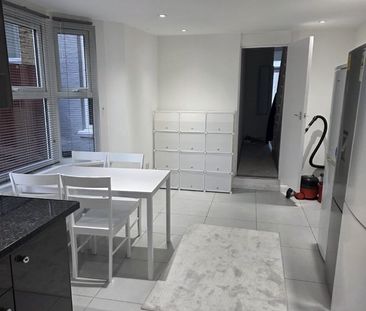 Room in a Shared House, Elsenham Road, E12 - Photo 6