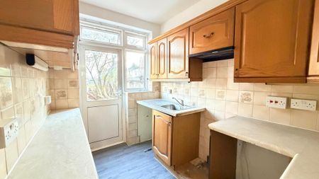 3 bedroom terraced house to rent - Photo 4