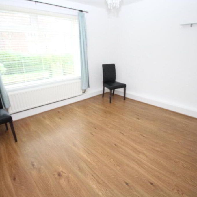 26 Rosebrook Grove, Carrickfergus, BT38 8NS - Photo 1