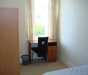 GOOD SIZED ROOMS - 4 BEDS - Photo 6