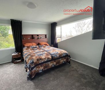 Extra Large family home in Kingswell - Photo 5