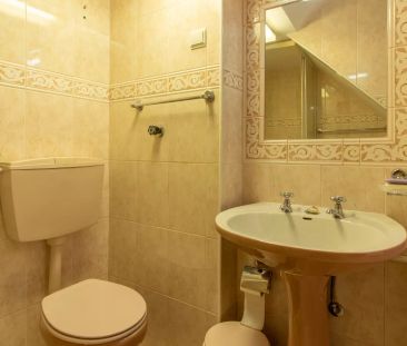Cosy room for rent in 5-bedroom house in Restelo - Photo 5