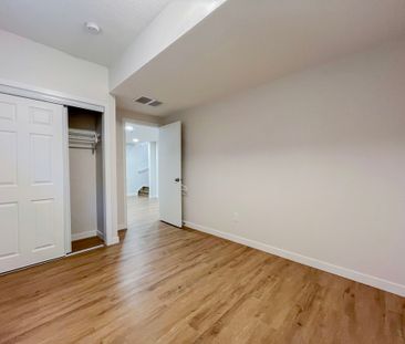 5 Bed Whole House | Mc Conachie | Double Garage • Fenced Yard | Pet... - Photo 4