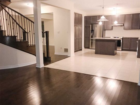 For Lease - 30 Deepwood Crescent, East Gwillimbury, Ontario - Photo 1