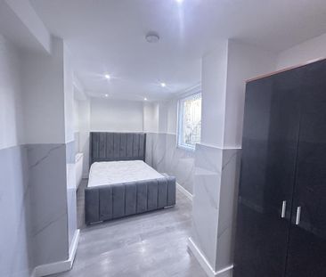 3 bedroom flat to rent - Photo 5