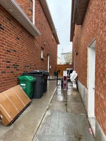 640 Farwell Crescent #Basement - Photo 3