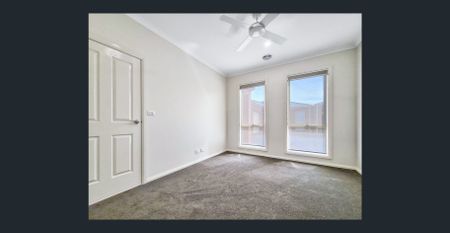 Modern, Secure & Convenient Living in Hoppers Crossing - Photo 2