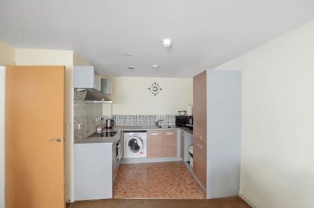 2 bedroom apartment to rent - Photo 3
