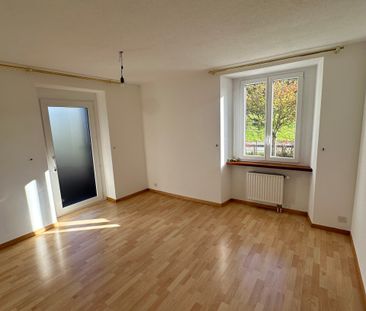 Bel appartement de 4.5 pièces dans une maison villageoise - Photo 3