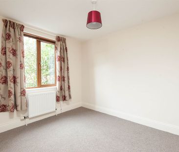 11 Bailey Manor, Robbs Road, DUNDONALD, BT16 2NZ - Photo 3