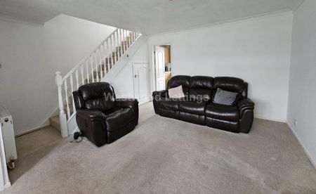 3 bedroom semi-detached house to rent - Photo 3