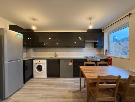 5 Bed Terraced House, Cyclops Mews, E14 - Photo 2
