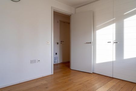 1 Bed Flat, Seacon Tower, E14 - Photo 4