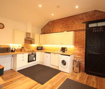 2 bedroom barn conversion to rent - Photo 6