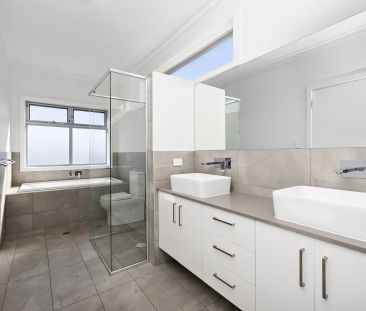 Modern & Convenient Living in the Heart of Marion - Photo 2