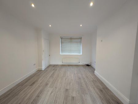 2 bedroom terraced house to rent - Photo 3