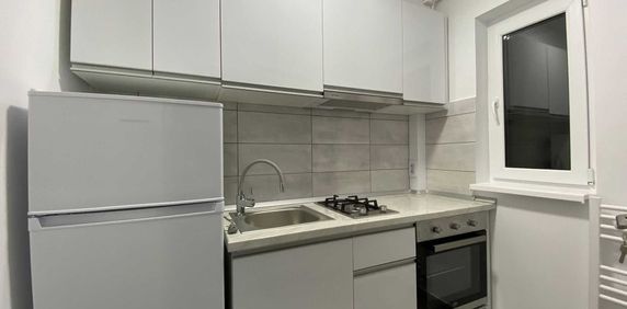 Garsoniera de inchiriat in zona Brancoveanu aproape de metrou - Photo 2