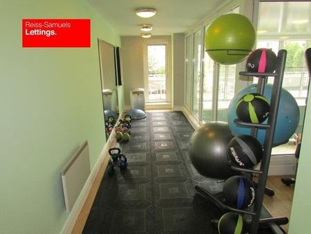 4 bedroom terraced house to rent - Photo 3