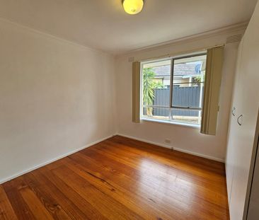 81 Patrick Street, Oakleigh East VIC 3166 - House For Rent | Domain - Photo 3
