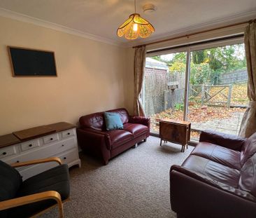 4 bedroom semi-detached house to rent - Photo 1