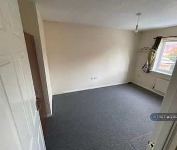 4 bedroom end of terrace house to rent - Photo 3