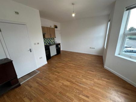 Studio to rent - Photo 2