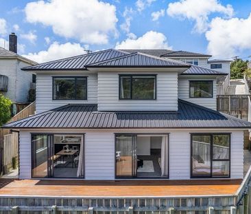 Modern 4BR Family Home in Tawa - Photo 6