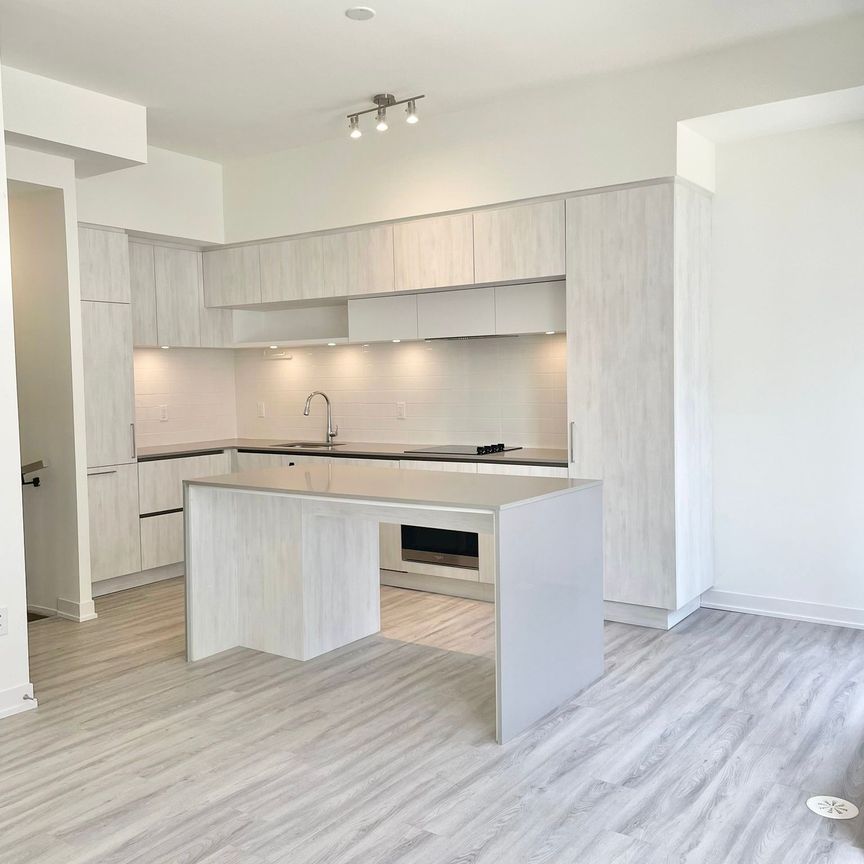 For Lease - 12 David Eyer Road Unit# 1130, Richmond Hill, Ontario - Photo 1