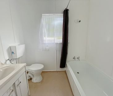 VILLAGE RETREAT! - Photo 6