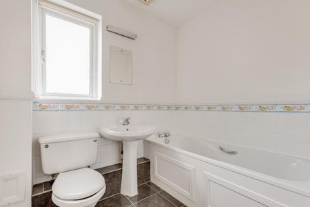 2 bedroom flat to rent - Photo 4