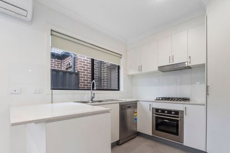 4/32A Wynarka Drive, Hoppers Crossing. - Photo 2